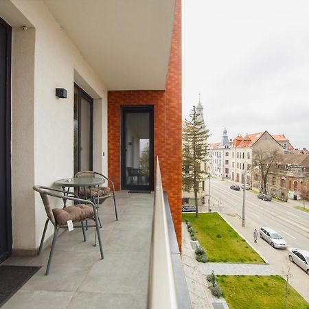 Enjoy The Light ! Central Space Oradea Exterior photo