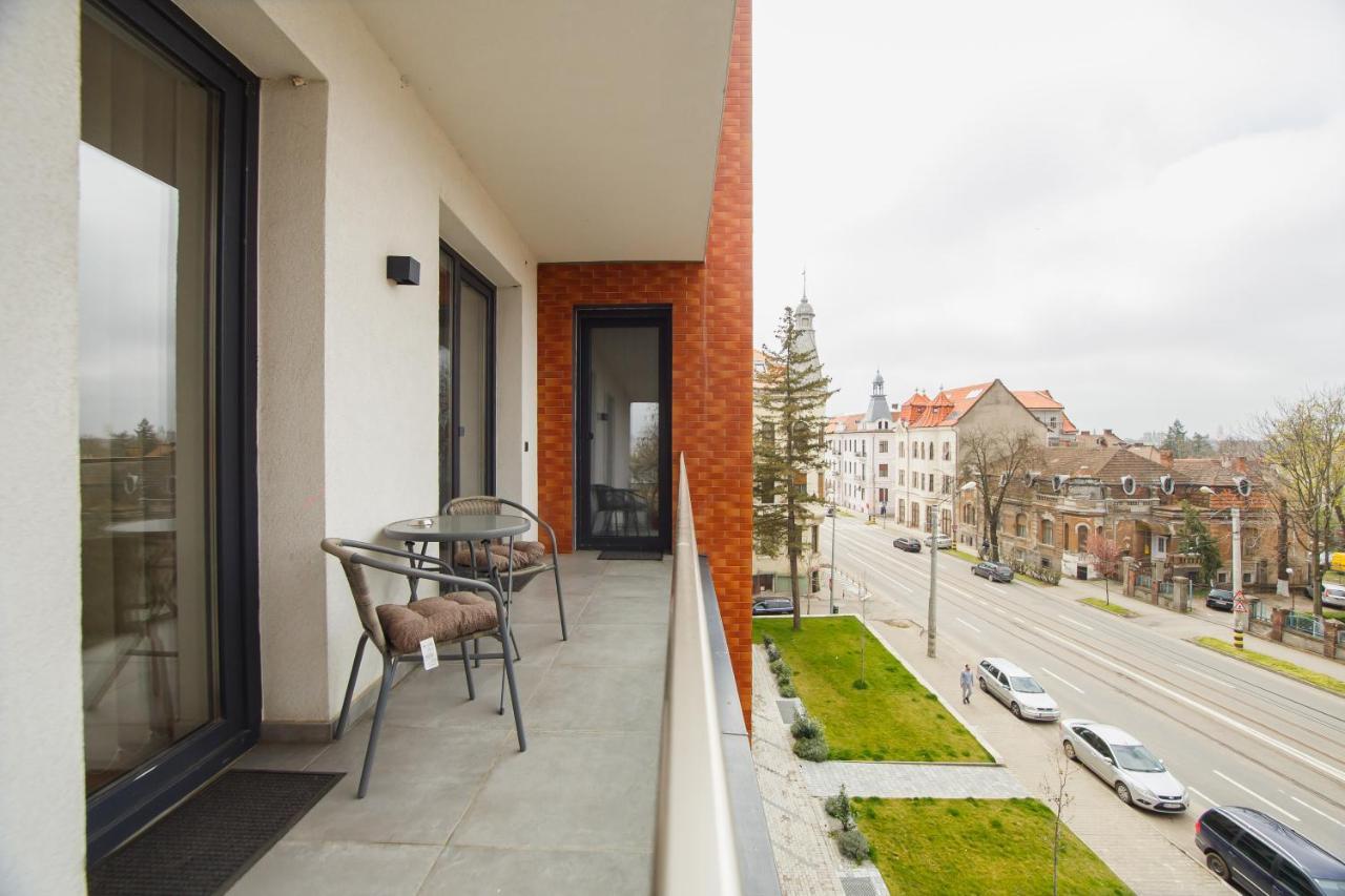 Enjoy The Light ! Central Space Oradea Exterior photo