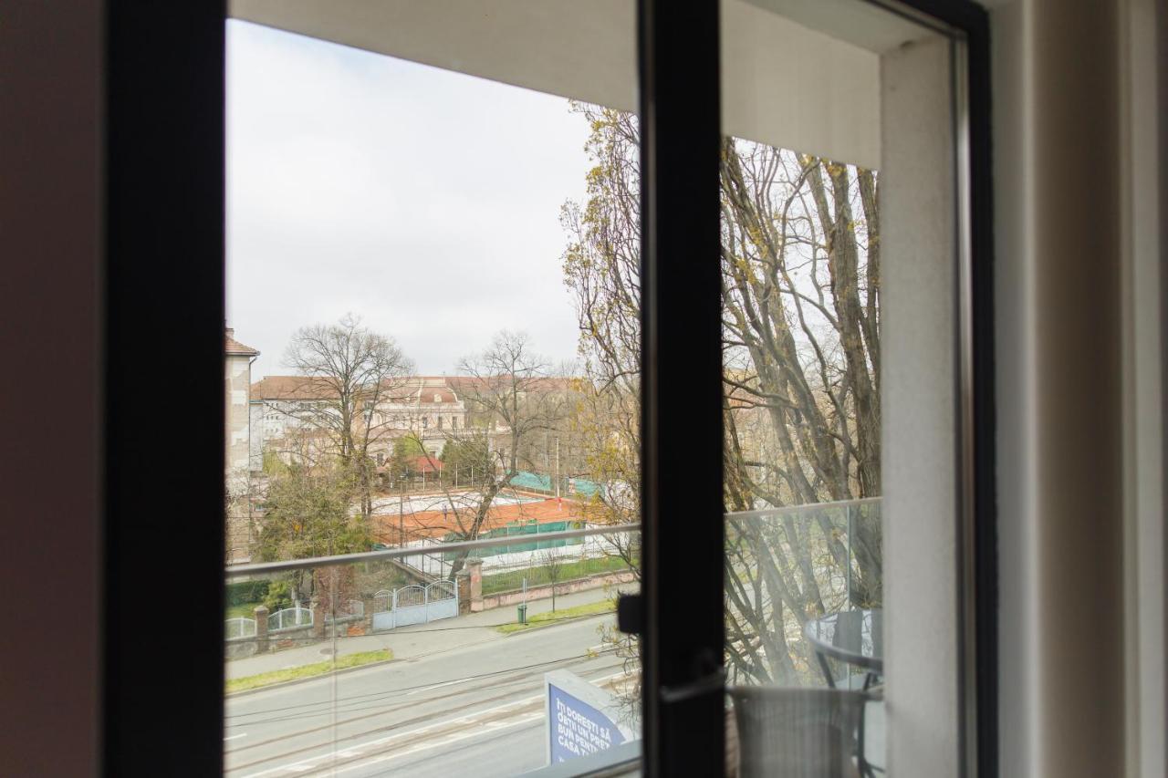Enjoy The Light ! Central Space Oradea Exterior photo