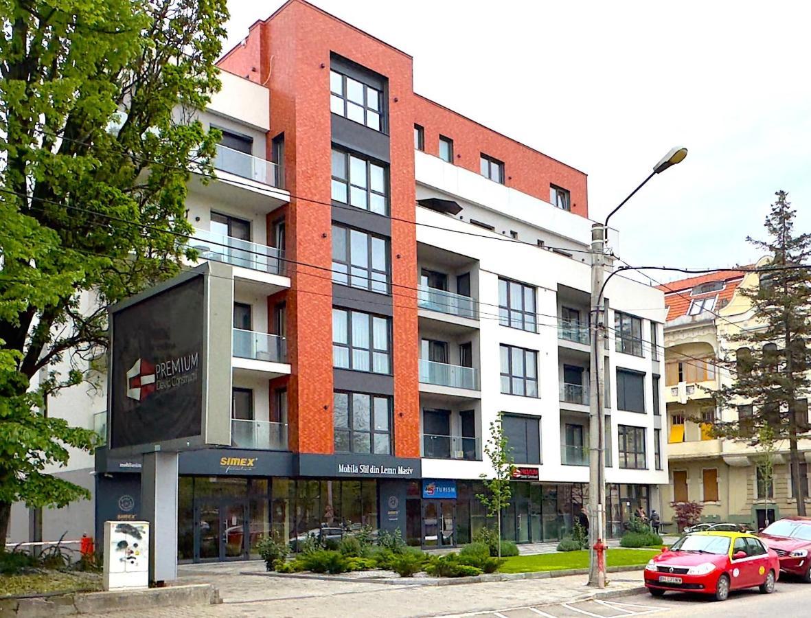 Enjoy The Light ! Central Space Oradea Exterior photo